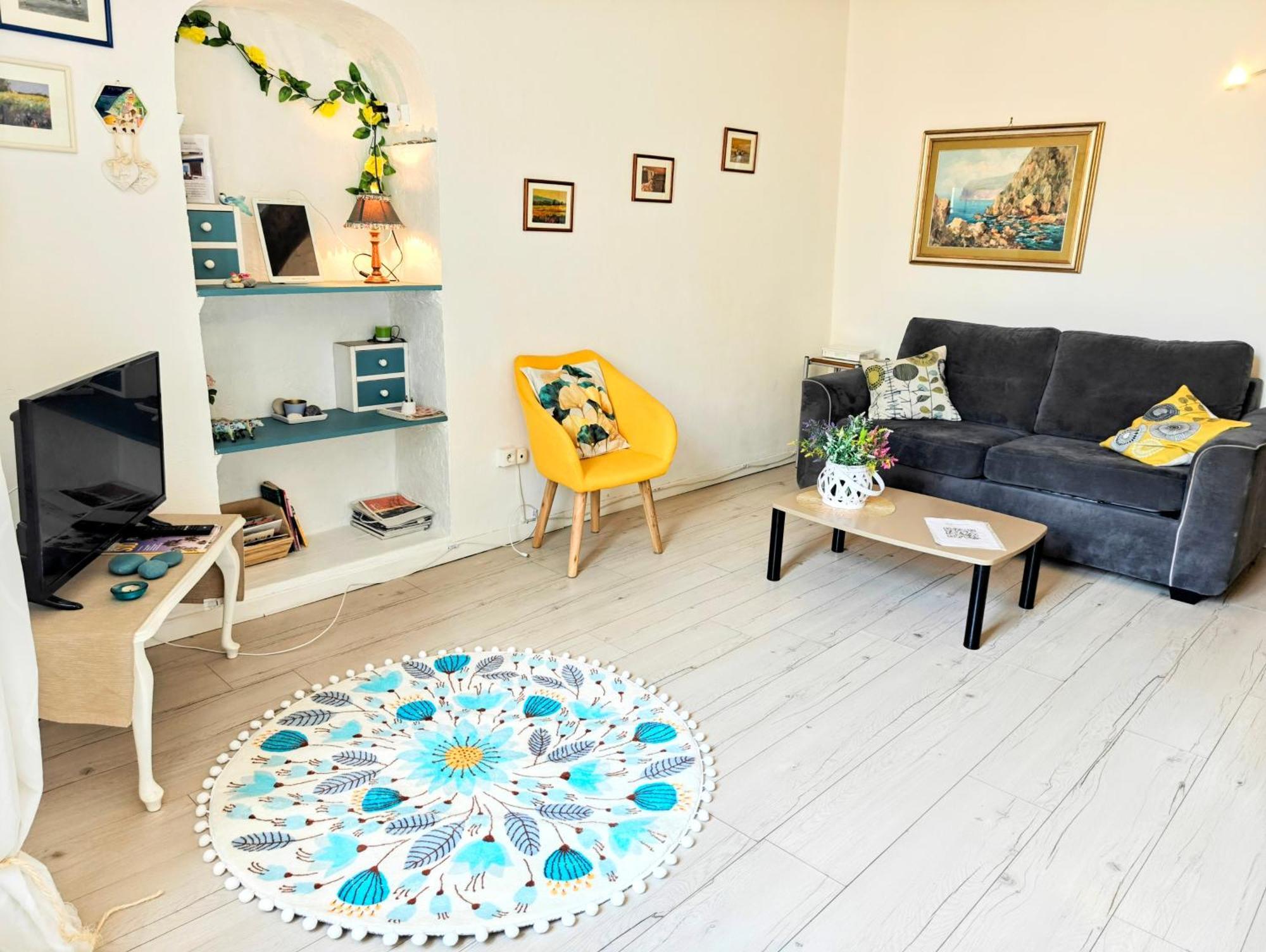 St Joseph - Great Holiday Flat - Old Town For 4 Nisa Exterior foto